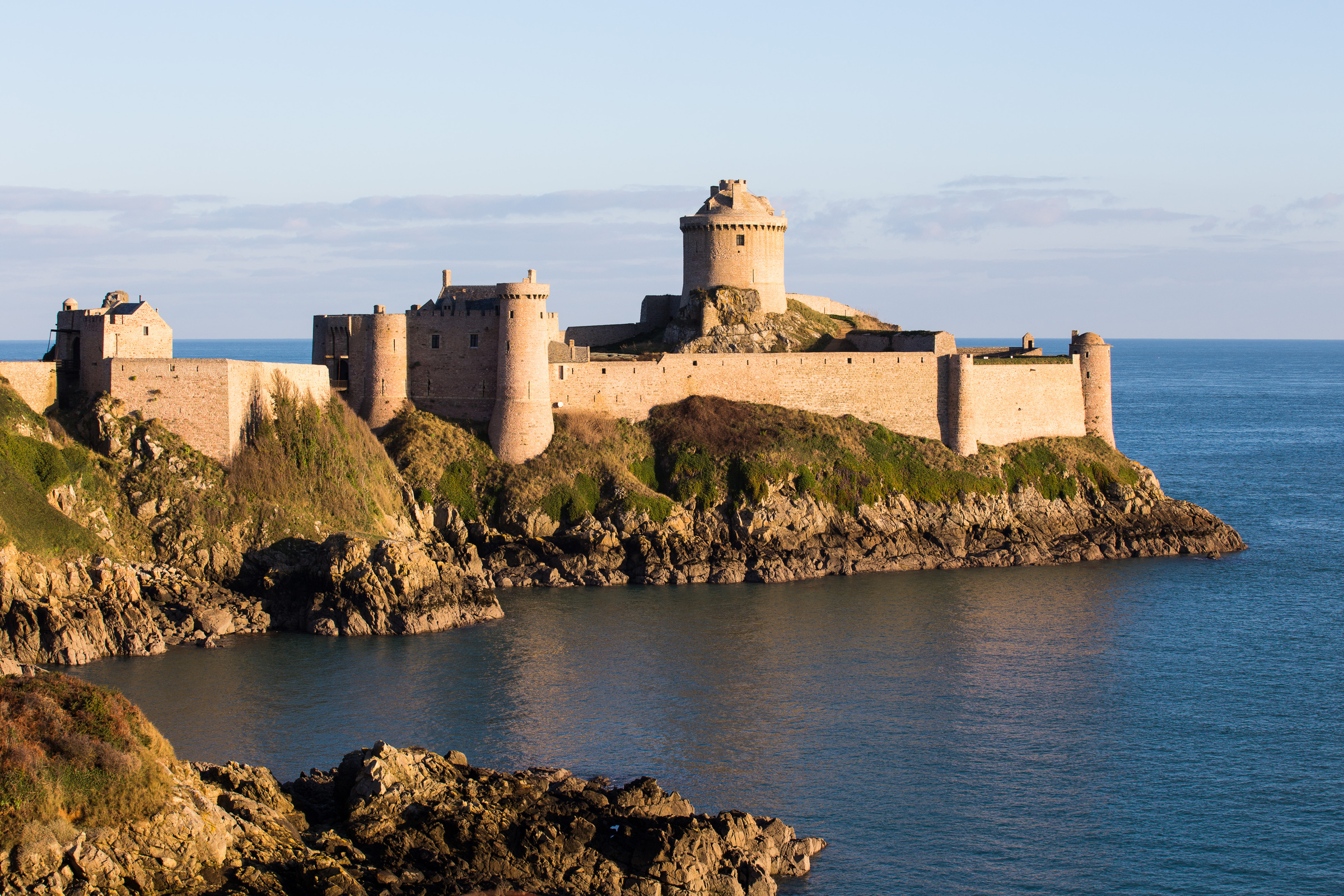 Klippen am Fort la Latte