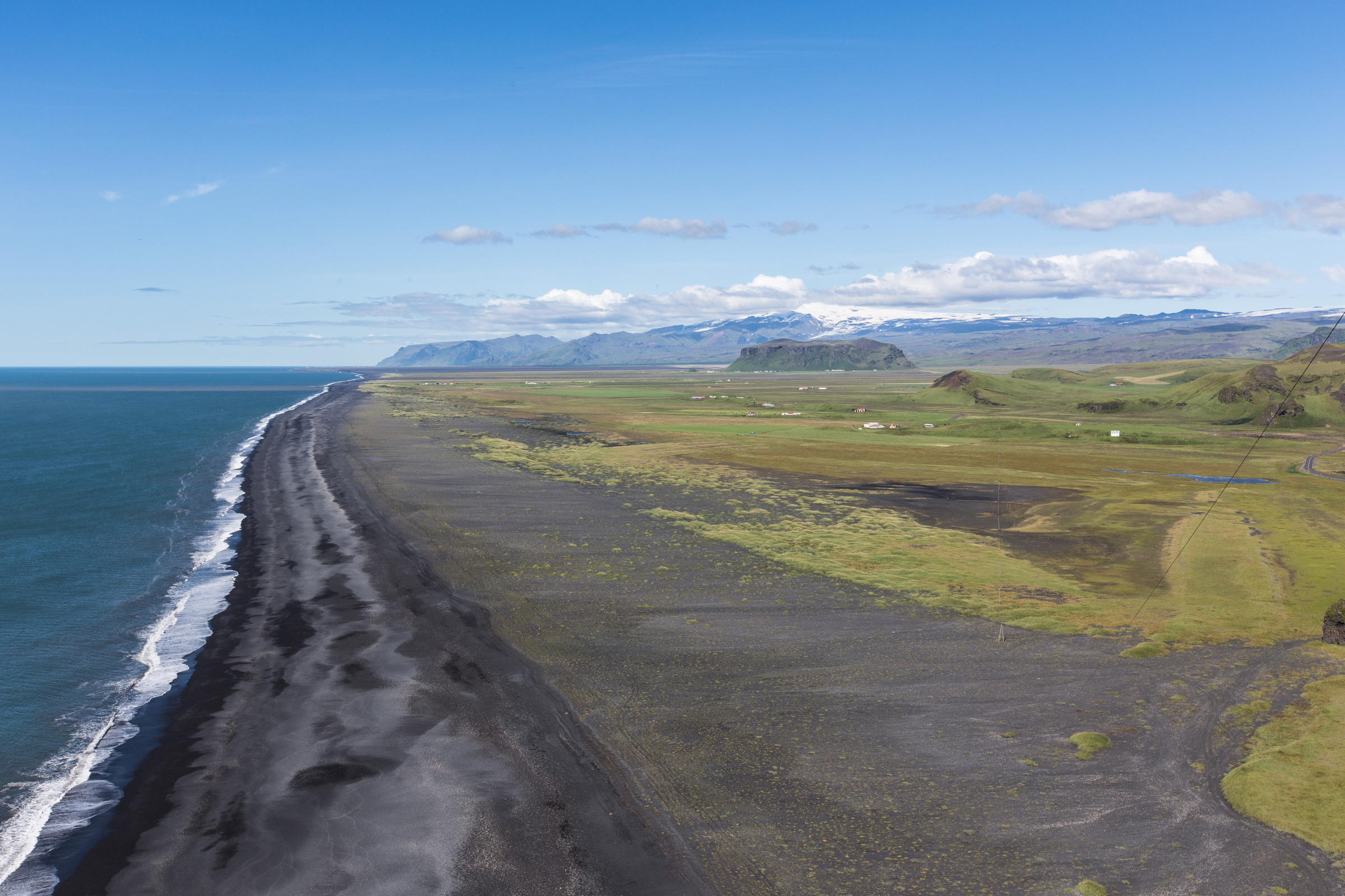 Lavastrand am atlantischen Ozean