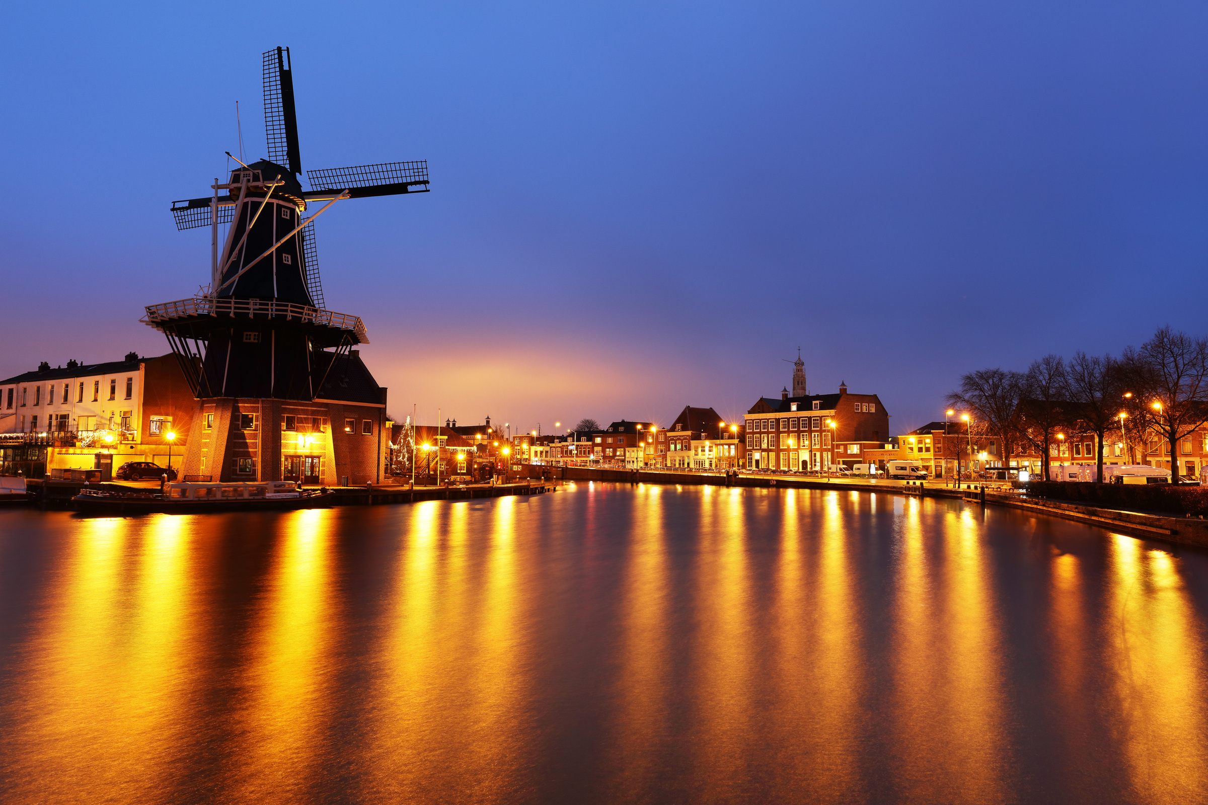 Molen de Adriaan zur blauen Stunde