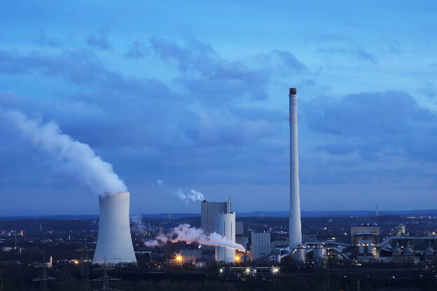 Teleaufnahme vom Kraftwerk Herne von der Halde Hoheward