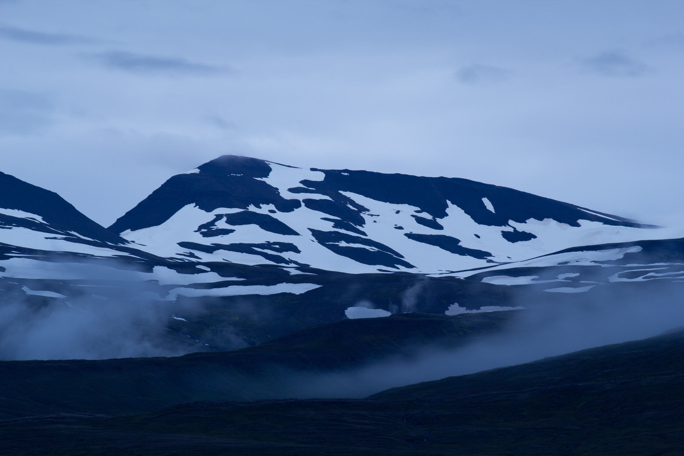 Schneefelder auf dem Gipfel