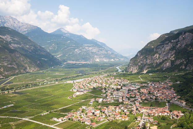 Aussicht auf Besenello in Südtirol