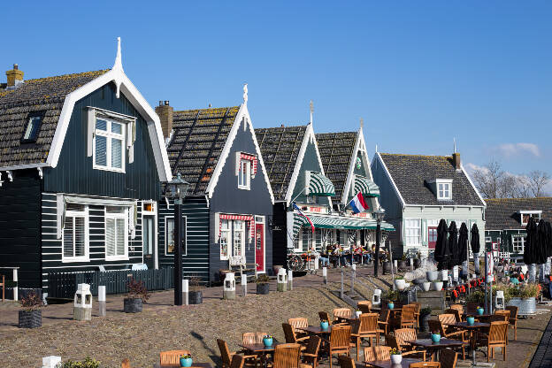 Restaurants am Hafen von Marken